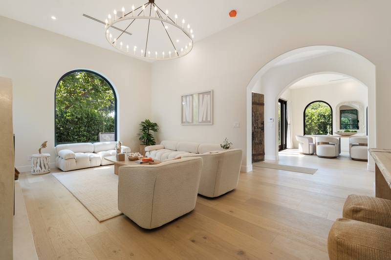 100 S La Jolla Ave