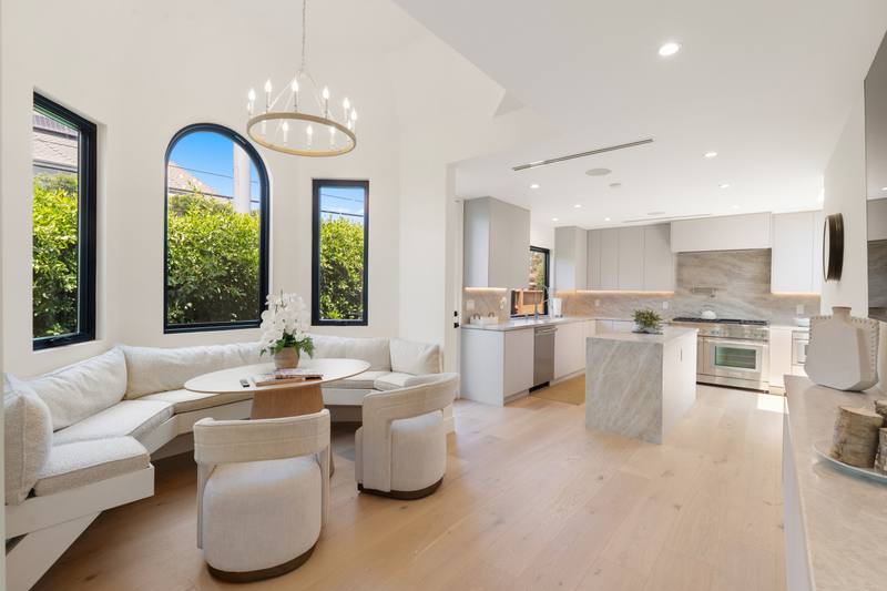 100 S La Jolla Ave