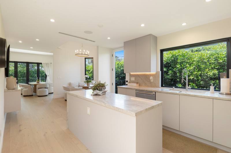 100 S La Jolla Ave
