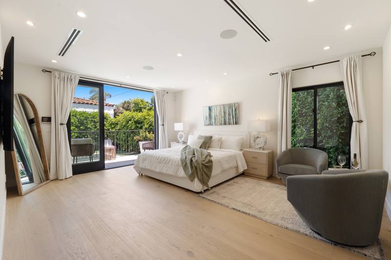 100 S La Jolla Ave
