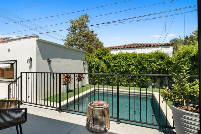 100 S La Jolla Ave