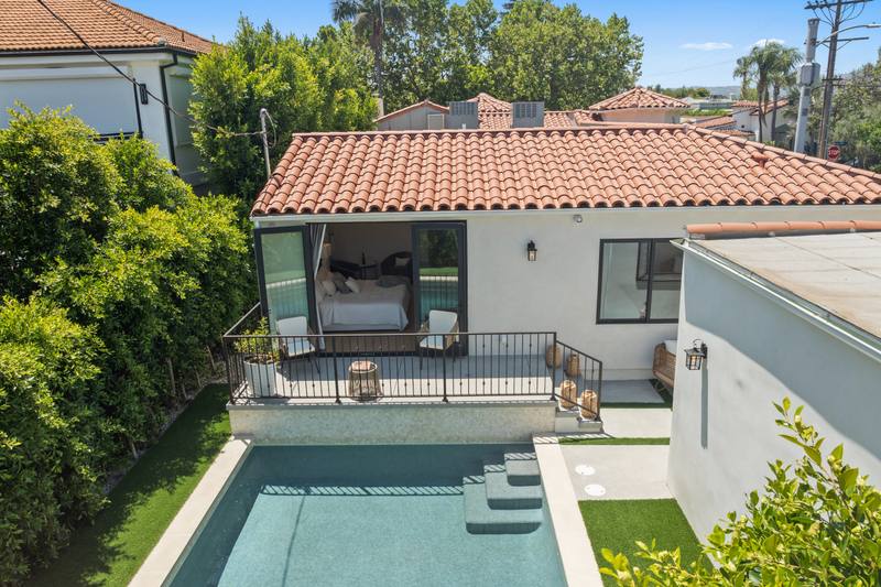 100 S La Jolla Ave
