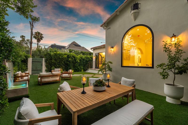 100 S La Jolla Ave