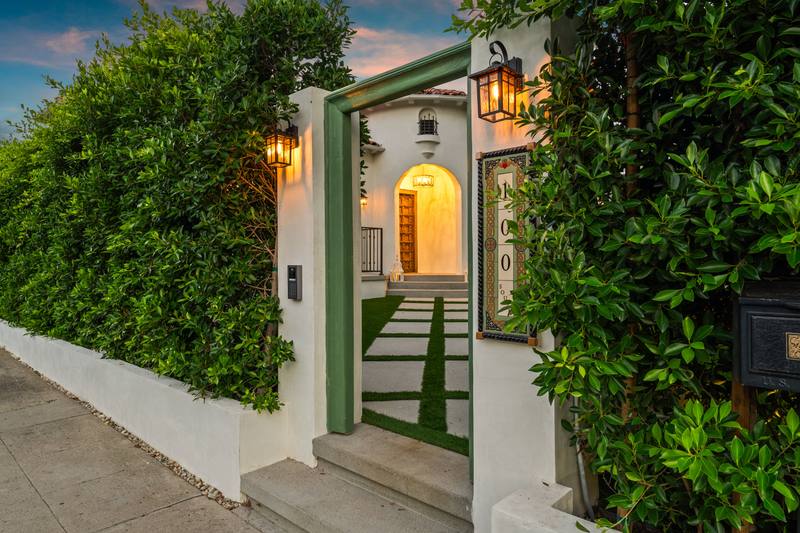 100 S La Jolla Ave