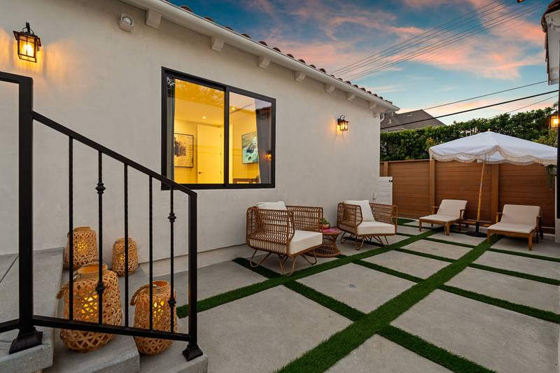 100 S La Jolla Ave