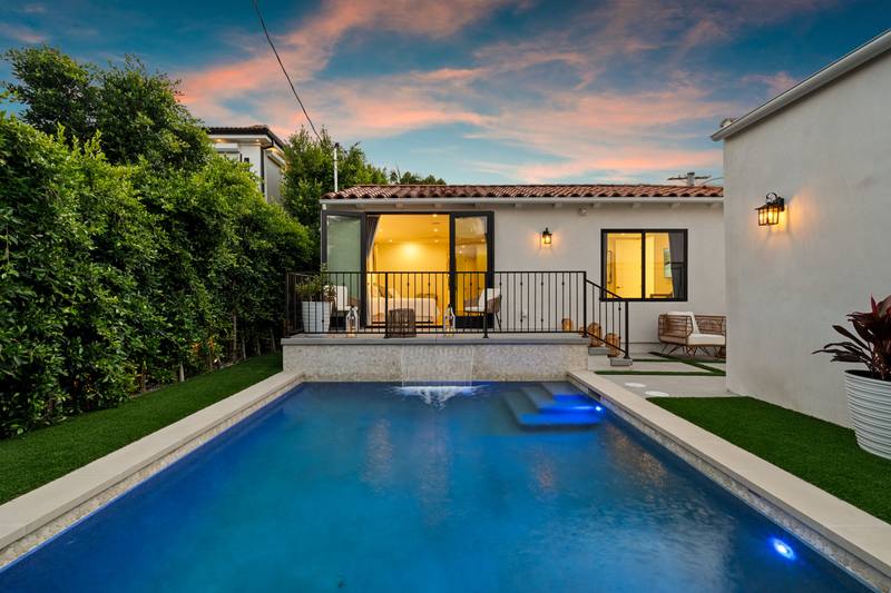 100 S La Jolla Ave