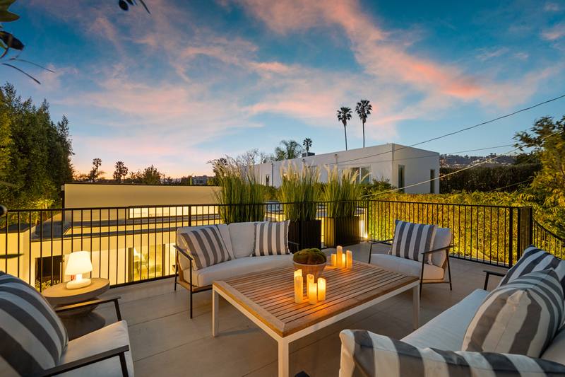 632 N La Jolla Ave
