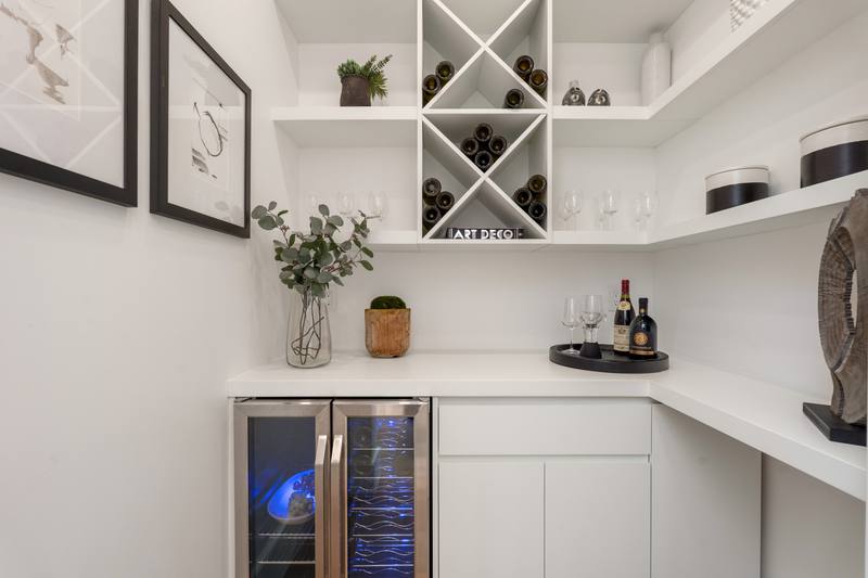 632 N La Jolla Ave