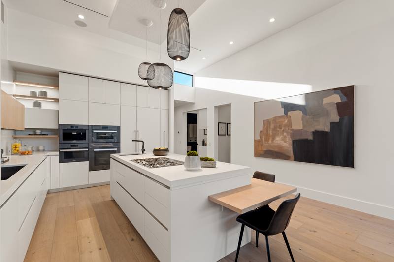 632 N La Jolla Ave