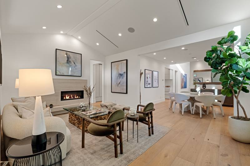 632 N La Jolla Ave