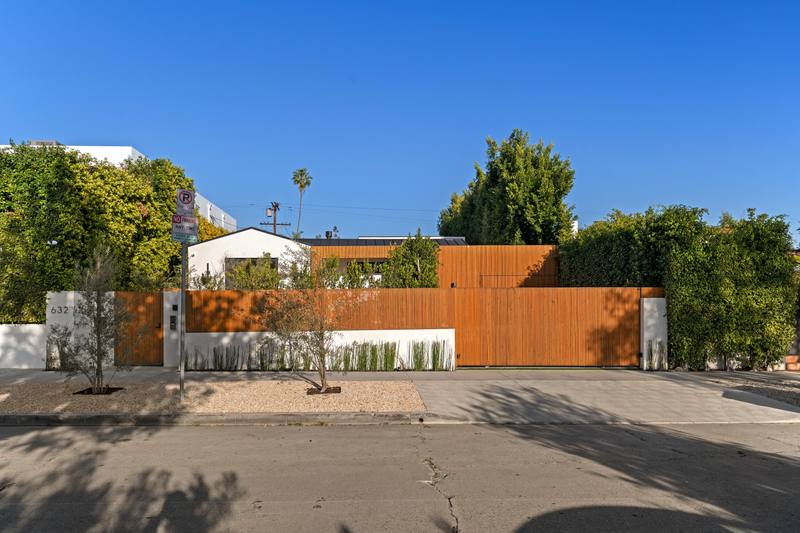 632 N La Jolla Ave