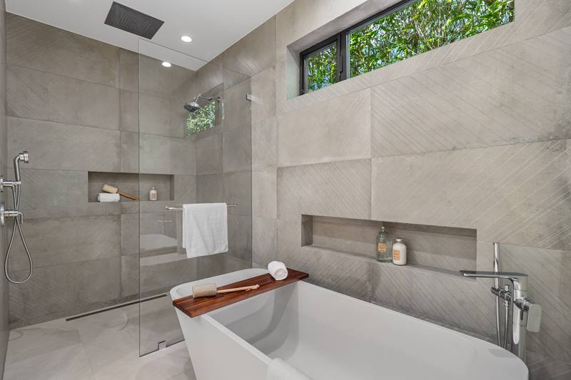632 N La Jolla Ave