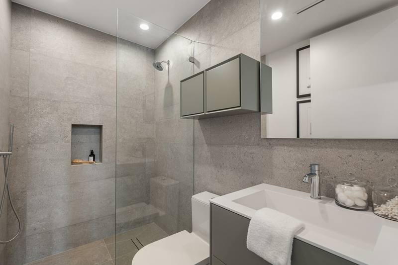632 N La Jolla Ave