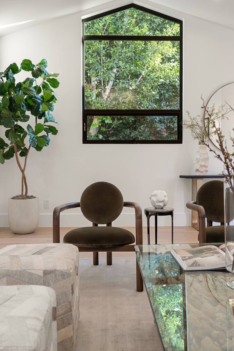 632 N La Jolla Ave