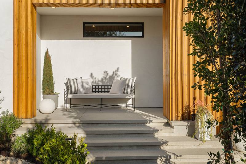 632 N La Jolla Ave
