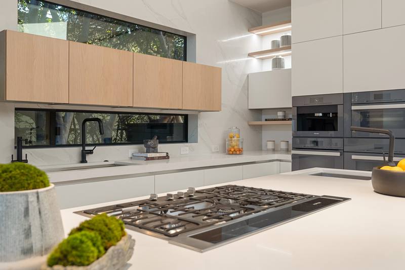 632 N La Jolla Ave