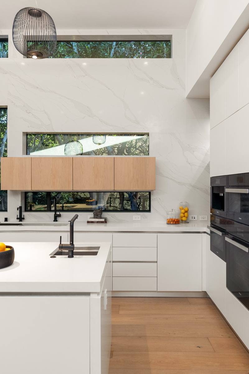 632 N La Jolla Ave