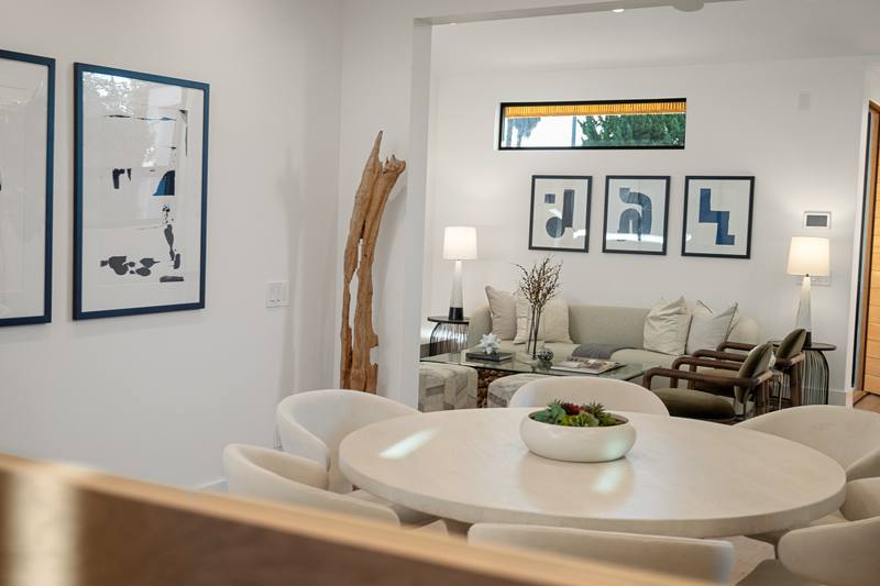 632 N La Jolla Ave