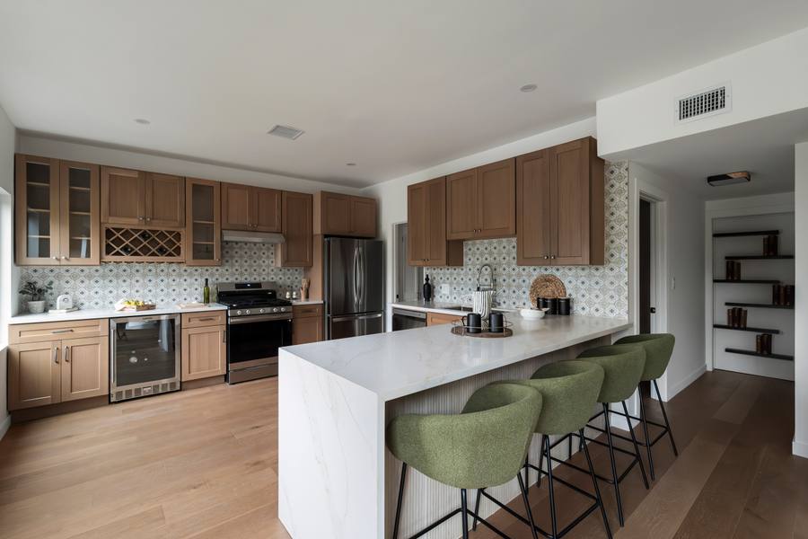 8506 Oak Ct, hollywood hills