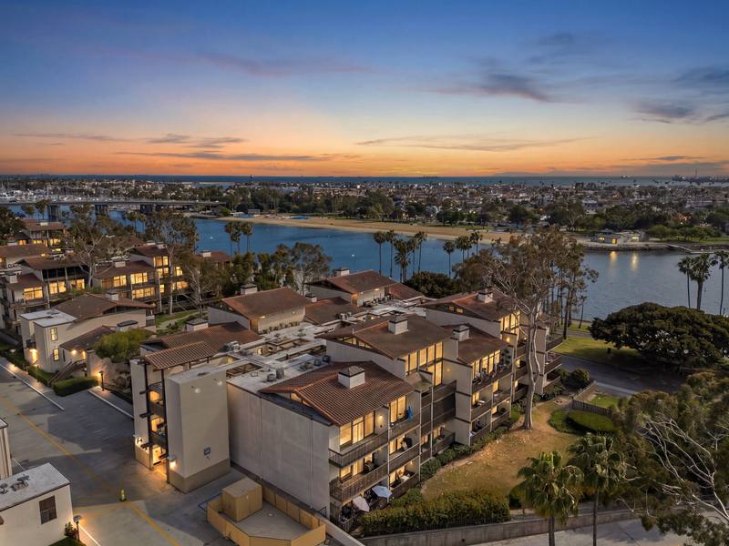 5203 Marina Pacifica Dr