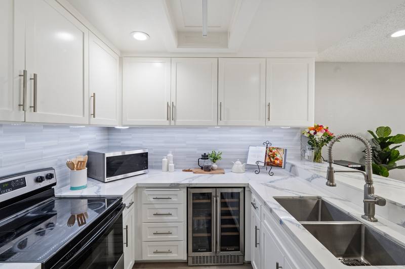 5203 Marina Pacifica Dr