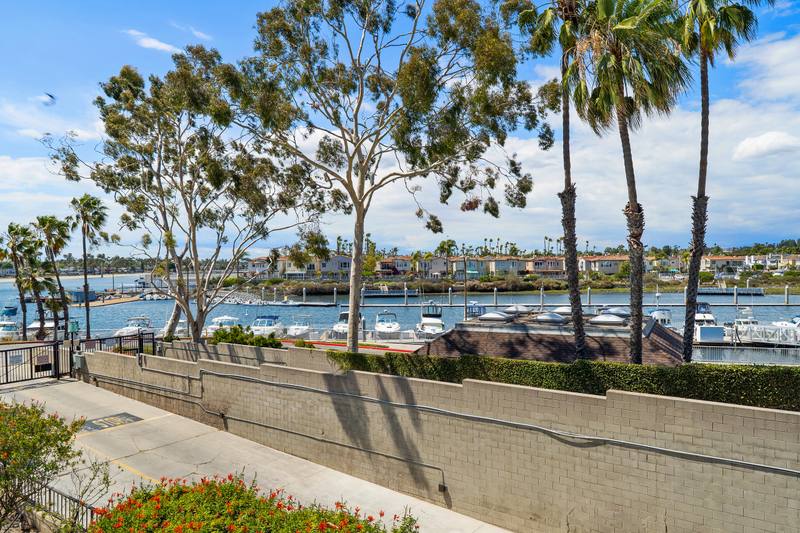 5203 Marina Pacifica Dr