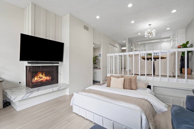 5203 Marina Pacifica Dr