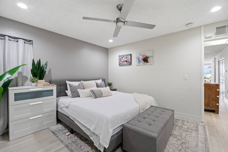 5203 Marina Pacifica Dr